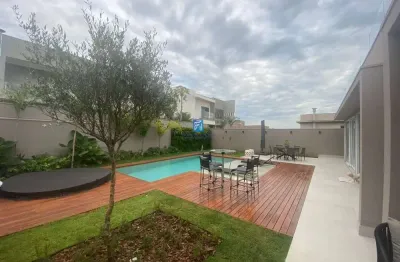 Casa sobrado à venda condomínio reserva santa luísa