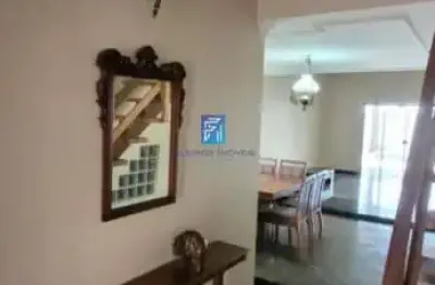 Casa a venda com 4 dormitórios sendo 3 suítes na city