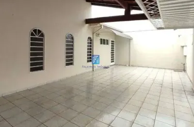 Casa a venda com 3 dormitórios sendo 1 suíte no jardim rober