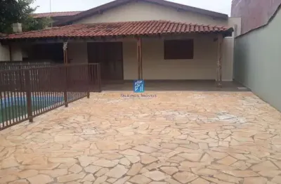 Casa com 2 suítes no parque dos lagos, piscina, área gourmet, quintal. 4 vagas
