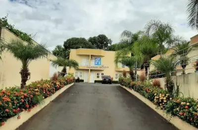 Sobrado à venda com 2 dormitórios em condomínio residencial