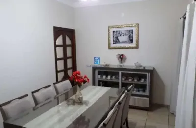 Casa a venda com 3 dormitórios sendo 1 suíte no cândido port