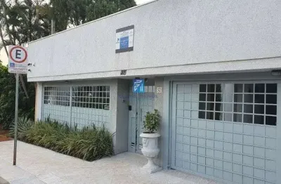 Casa comercial com 15 salas, recepção, banheiros, ar cond.,