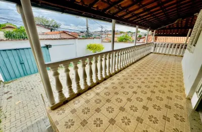 Casa com 3 quartos à venda no Alípio de Melo, Belo Horizonte 