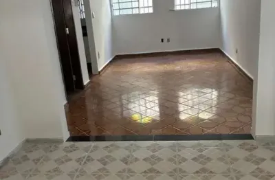Casa com 2 quartos para alugar na Santa Branca, Belo Horizonte 
