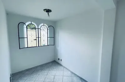 Casa com 1 quarto para alugar na Santa Terezinha, Belo Horizonte 