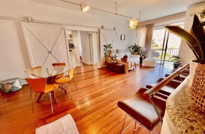 Apartamento na lagoa com 2 quartos e vista livre à venda.