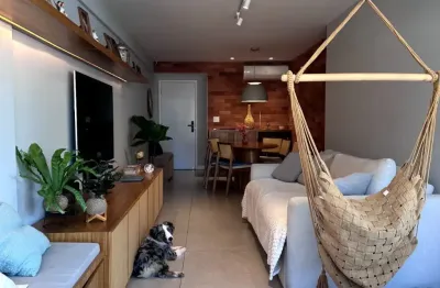 Apartamento reformado com 3 quartos à venda na mena barreto botafogo