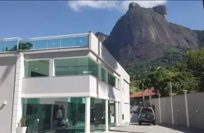 Casa duplex alto padrão com 4 quartos e vista mar em são conrado