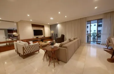 Apartamento pé na areia e reformado com 3 suítes em são conrado
