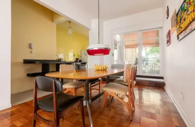 Apartamento reformado de 2 quartos à venda próximo do posto 4 de copacabana