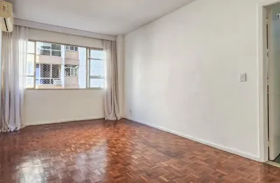 Apartamento no leblon à venda com 3 dormitórios e 2 banheiros
