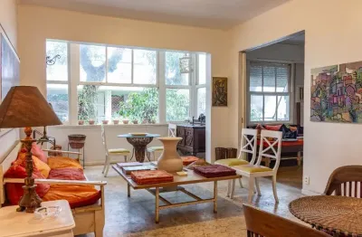 Apartamento aconchegante à venda com 2 quartos no bairro do leblon