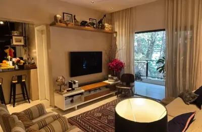 Apartamento todo reformado com vista livre à venda em localização privilegiada no jardim oceânico