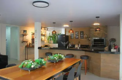 Casa 3 dormitórios, closet e 4 vagas, Bairro Rio Morto Indaial/SC