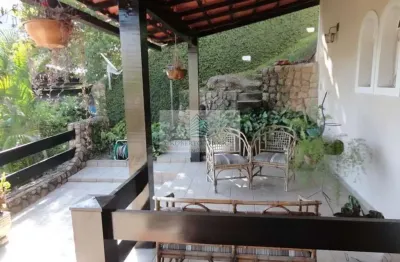 Casa de luxo em condomínio no santa rosa, niterói-rj: 4 quartos, 1 suíte, 2 banheiros, 2 vagas de garagem, 450m²