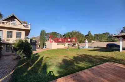 Chácara de 2400m² de terreno sendo 900m² de área construída.