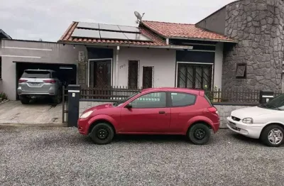 Casa com 3 quartos à venda em Guamiranga, Guaramirim 