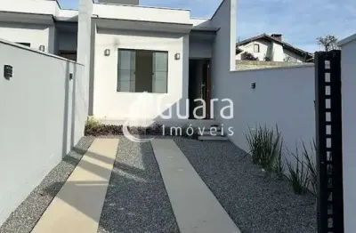 Casa com 2 quartos à venda na Rua Estacio Girardi, Rio Branco, Guaramirim