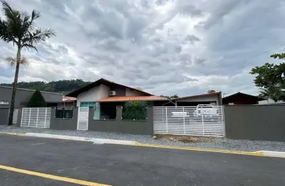 Casa com 3 quartos à venda na Olimpio João De Souza, 120, Guamiranga, Guaramirim