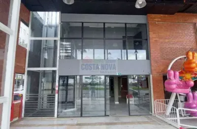 Excelente prédio comercial, andar térreo e mais 3 pisos. elevador privativo.  2 vagas de garagem