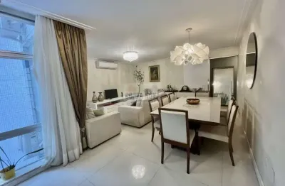 Apartamento semi mobiliado de 167m2, com 3 quartos, 2 banheiros, 1 vaga, próximo à praia no gonzaga
