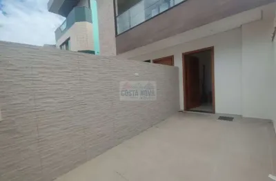 Casa assobradada, 96m², 2 suites, vaga de carro privativa, proximo ao shopping praiamar no embaré