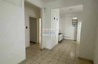 Casa sobreposta à venda - 280m², 3 quartos, 1 sala, 2 banheiros, 3 vagas  com edícula no boqueirão
