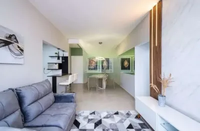Apartamento mobiliado, 1 quadra da praia, 2 quartos, 2 banheiros, 2 vagas. valor é pacote