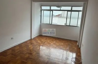 Apartamento na ponta da praia, 2 quartos, próximo ao mar e ao comércio, r$ 530 mil