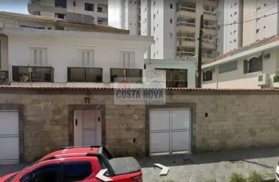 Casa de 385m², com 4 quartos e 2 suites, piscina churrasqueira deposito, quarto de empregada