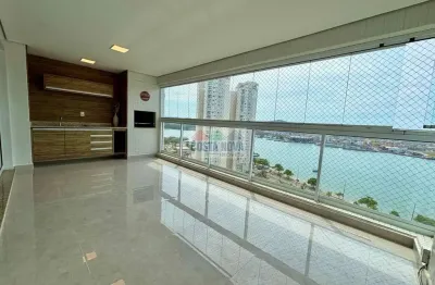 Reformado com 3 dormitórios com varanda gourmet e vista mar em todos os quartos na ponta da praia