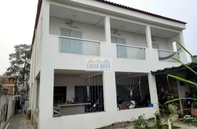 Amplo sobrado com 220m², 4 quartos, 3 suítes e excelente área de garagem'