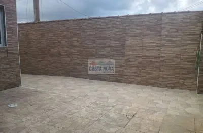 Casa individual com 2 quartos e quintal grande na vila sônia-praia grande-sp