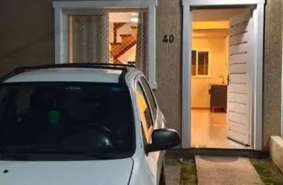 Sobrado com 2 dormitórios para alugar, 56 m² por R$ 1.882,00/mês - Ponta Grossa - Porto Alegre/RS