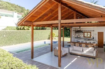 Casa com 4 quartos à venda na rua joão krisch, 63, glória, joinville por r$ 2.200.000