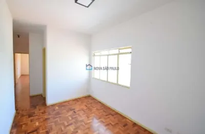 Casa assobradada, imediação do metro jabaquara, facil acesso a transportes