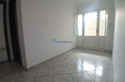 Prédio sem elevador, muito bem localizado, divisa de diadema com são paulo