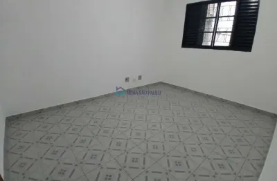 Casa assobradada residencial, com 50m² na região da cursino