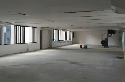 Cobertura comercial para locação na região da berrini