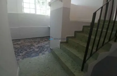 Casa assobradada com excelente localização., prox, ao clube libanês