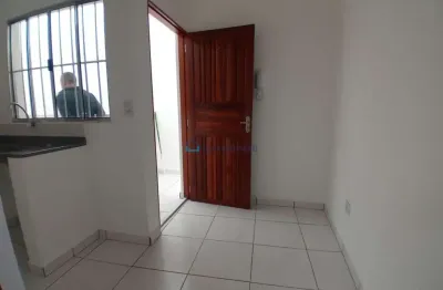 Assobradado ,dormitório e cozinha ,wc, area de serviço