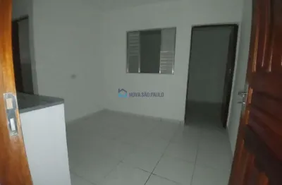 Assobradado ,dormitório e cozinha ,wc, area de serviço