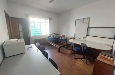 Sobrado com 02 dormitórios e 02 vagas no campo belo