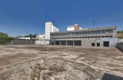 Prédio comercial com amplo estacionamento e 1361 m² no jaguaré!!!!!
