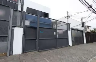 Casa comercial para alugar na Avenida José Maria Whitaker, --, Planalto Paulista, São Paulo