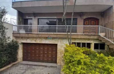 Ótima localização, casa terrea com 3 dormitórios sendo 3 suites