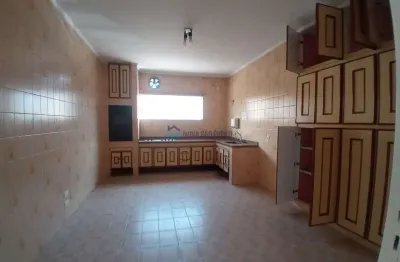 Casa com 2 quartos para alugar na Avenida Diederichsen, --, Vila Guarani, São Paulo