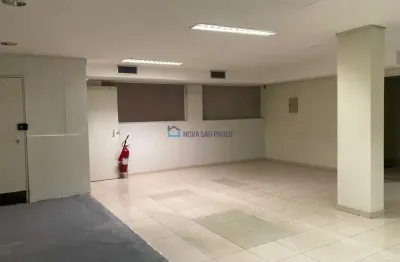 Moema - esquina comercial com 700m2 e 22 vaga(s) de garagem, para locação