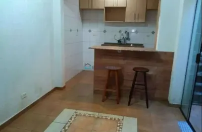 Excelente sobrado residencial 02 dormitórios, sendo 01 suíte e 01 vaga